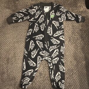 Nike Black and White Logo Kids Footie